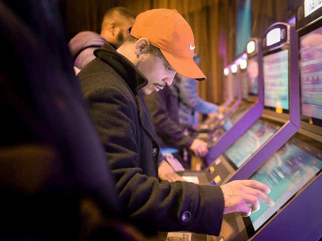 Casinos do not confront armed robbers
